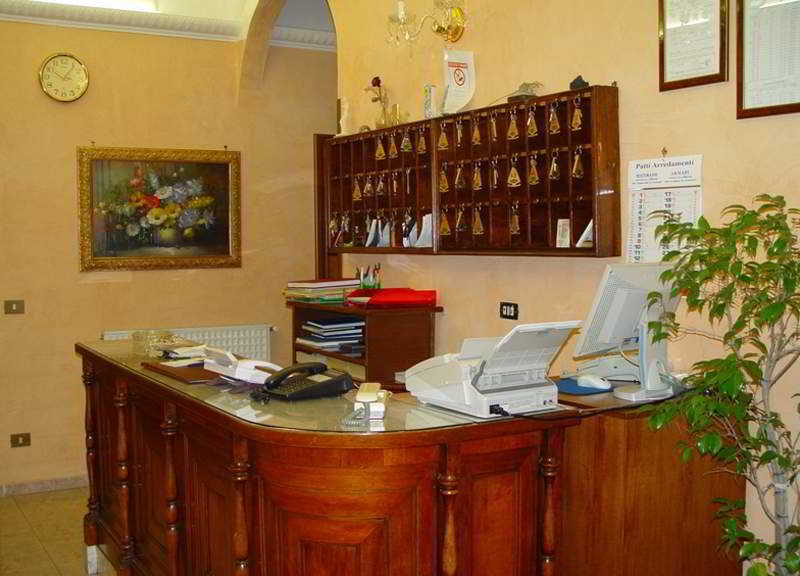 Hotel Oriente Рим Екстериор снимка
