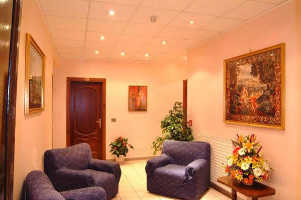 Hotel Oriente Рим Екстериор снимка